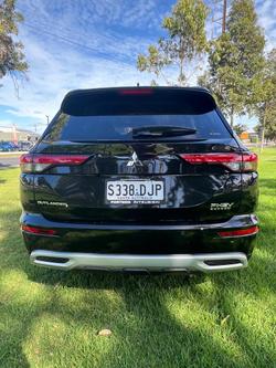 2025 Mitsubishi Outlander PHEV Exceed