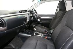 2020 Toyota Hilux SR5