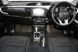 2020 Toyota Hilux SR5