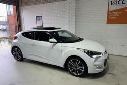 2017 Hyundai Veloster FS5 Series II White Crystal