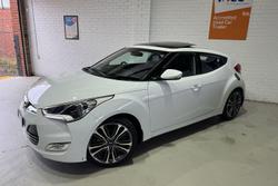 2017 Hyundai Veloster FS5 Series II White Crystal