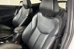 2017 Hyundai Veloster FS5 Series II White Crystal