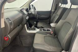 2014 Nissan Navara ST