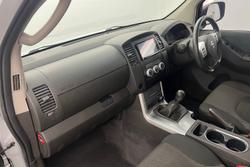 2014 Nissan Navara ST