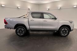 2020 Toyota Hilux SR5