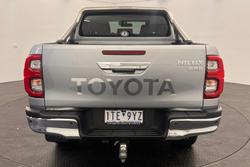 2020 Toyota Hilux SR5