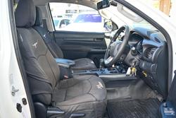 2020 Toyota Hilux SR