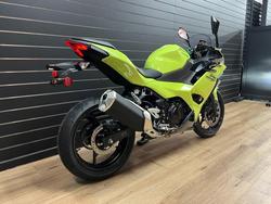 2026 Kawasaki Z500 ER500FTFAW Green