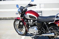 2001 Triumph Bonneville 790