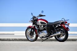 2001 Triumph Bonneville 790