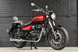 2025 Royal Enfield Meteor 350 Supernova