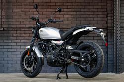 2025 Royal Enfield Guerrilla 450