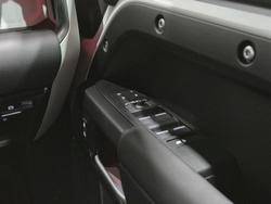 2025 Land Rover Defender 110 D350 X-Dynamic SE