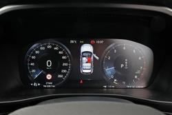 2022 Volvo XC40 T5 R-Design