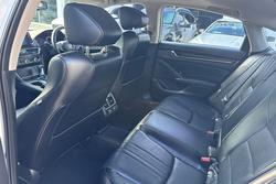 2019 Honda Accord VTi-LX 10th Gen MY19 White