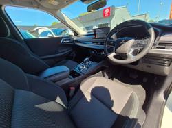 2024 Mitsubishi Outlander ES