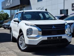 2024 Mitsubishi Outlander ES