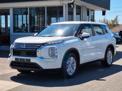 2024 Mitsubishi Outlander ES