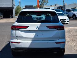 2024 Mitsubishi Outlander ES