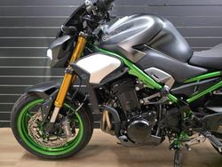 2026 Kawasaki Z900 SE Grey