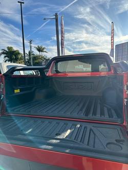 2024 Isuzu D-MAX BLADE