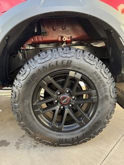 2024 Isuzu D-MAX BLADE