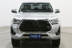 2023 Toyota Hilux SR5