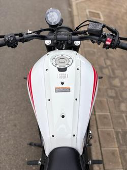 2025 Yamaha XSR700 (MTM660LA)