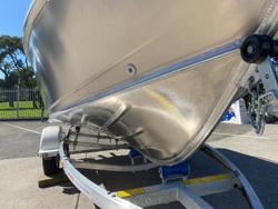 2026 QUINTREX 420 Busta