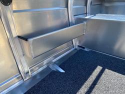 2026 QUINTREX 420 Busta