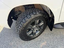 2023 Toyota Hilux SR