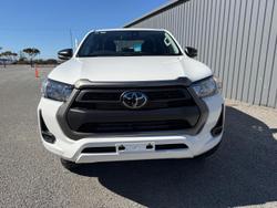 2023 Toyota Hilux SR