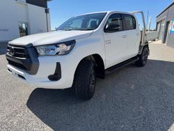2023 Toyota Hilux SR