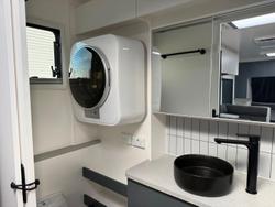 2025 New Age Caravans Manta Ray Mr18er Couples My26