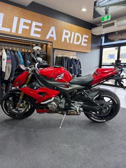 2014 BMW Motorrad S 1000 R Red