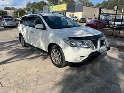 2015 NISSAN PATHFINDER ST (4x4)