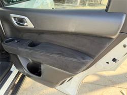 2015 NISSAN PATHFINDER ST (4x4)