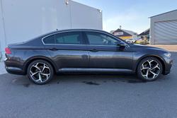 2022 Volkswagen Passat 140TSI Business