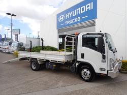 2015 ISUZU NPR 275