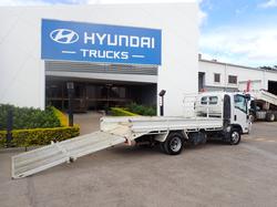 2015 ISUZU NPR 275