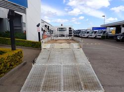 2015 ISUZU NPR 275