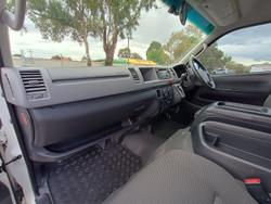 2011 Toyota Hiace Commuter