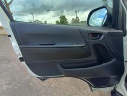 2011 Toyota Hiace Commuter