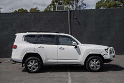 2023 Toyota Landcruiser VX