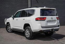 2023 Toyota Landcruiser VX