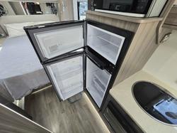 2023 AVAN OVATION M6 C CLASS