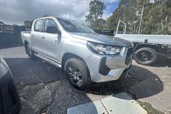 2025 Toyota Hilux SR 48V GUN126R 4X4 Dual Range Stunning Silver