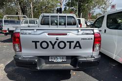 2025 Toyota Hilux SR 48V GUN126R 4X4 Dual Range Stunning Silver