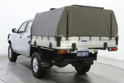 2021 Nissan Navara SL