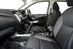 2021 Nissan Navara SL